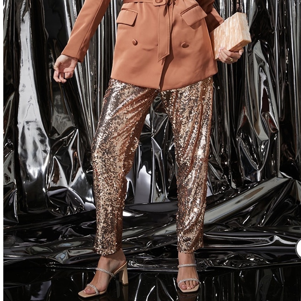 NWT Jennifer High Rise Gold Sequin Joggers, Size Medium